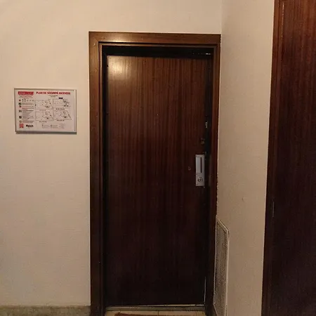 Quiet -1br-4p- Sacre Coeur *