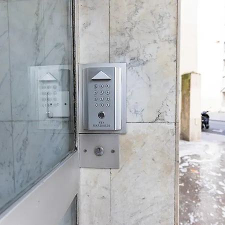 Quiet -1br-4p- Sacre Coeur